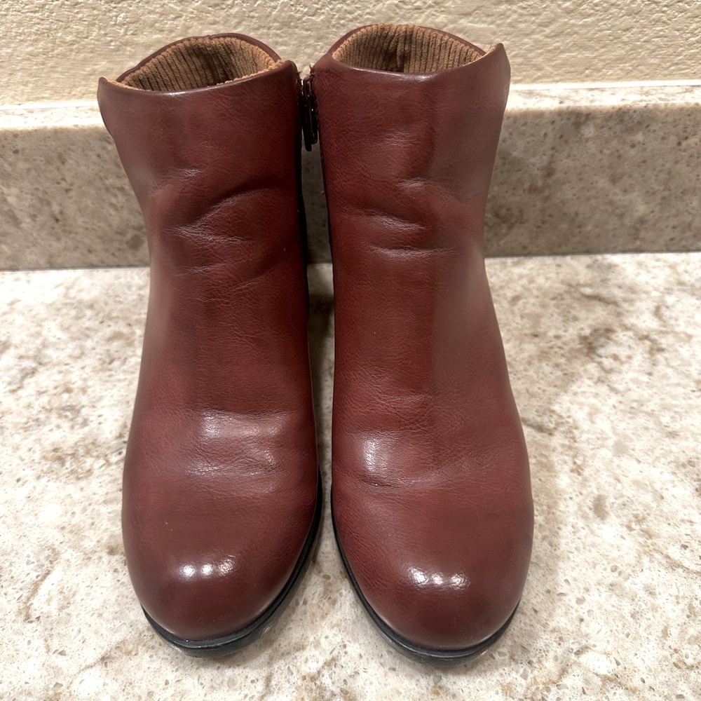 BOC Born Burgandy Ankle Boots Block Heel SIZE 7.5M Womens Equestrian Børn